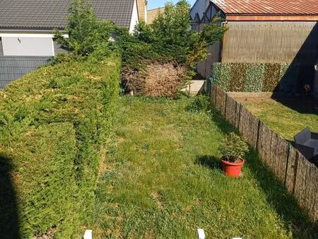 dans petite immeuble