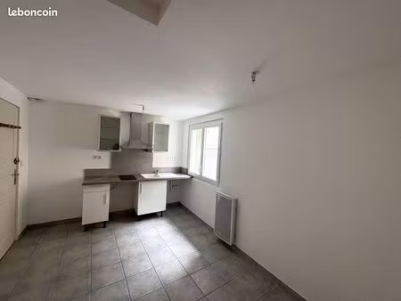 studio en duplex – 21 m² – centre village – rénové