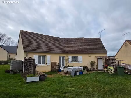 location solesmes (86 m2)