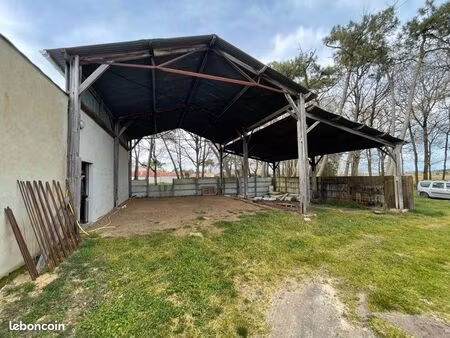 location terrain pour stockage (véhicules  bateaux  mobil-home…) + abri
