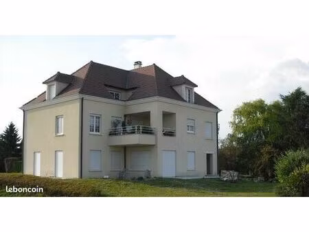 location superbe f3 duplex sous combles avec terrasse