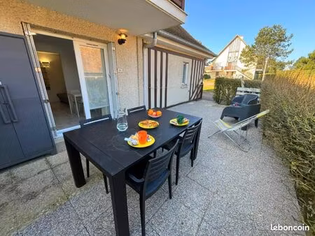petite cour privée - à 1minute à pied de la plage