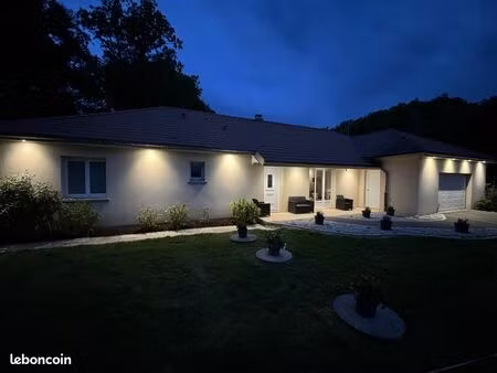 maison moderne 6 pièces avec le calme de la campagne