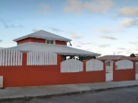 à louer — haut de villa t4 meublé avec mezzanine — le vauclin