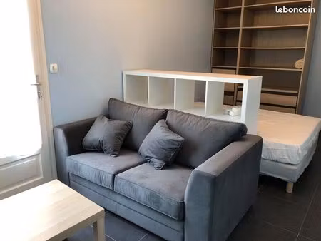 grande chambre meublée - accès indépendant - rer b - pas de frais d'agence