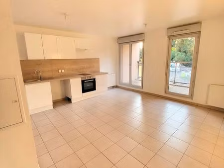 location f2 - 40m2 - centre-ville linas