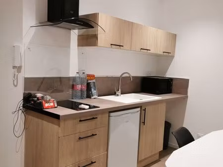 location studio meublé