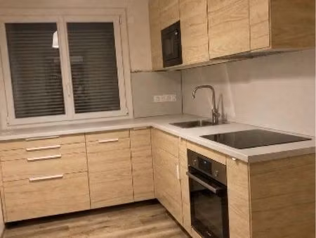 location t 3 refait climatisé centre ville st affrique