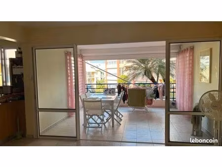 t2 à vendre gosier