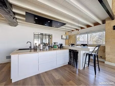 maison de 105 m2 avec pierre et poudre apparente