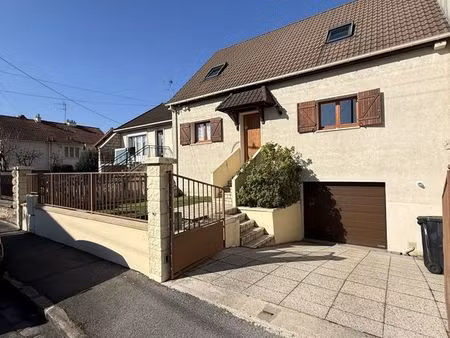pavillon 6 pièces 110 m²