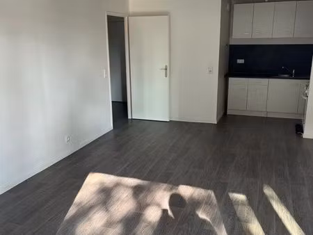 ? t3 lumineux 60 m² avec balcon – parking sécurisé – sans frais d’agence