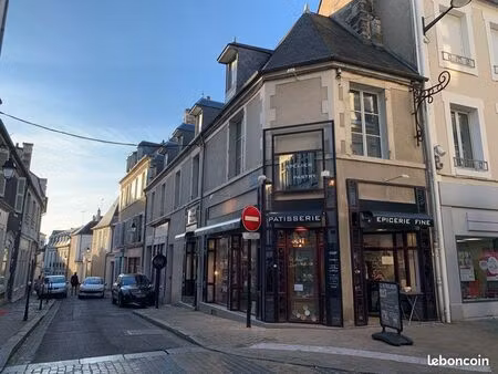 local commercial 150m2 - rue moyenne