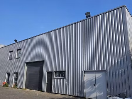 local d'activité 245m²
