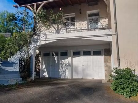 maison lumineuse avec balcon