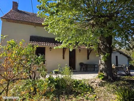maison de village de 115m2  4 chambres  garage et dépendances avec terrain de 1442m2