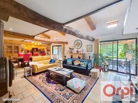 maison de ville 5 pièces 215 m²