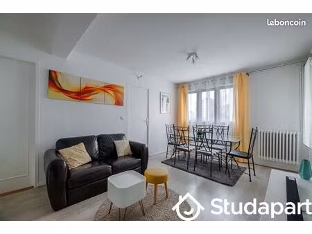 chambre 1 pièce 11 m²
