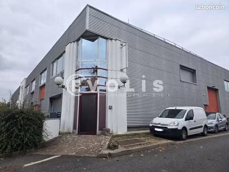 bureau 25 m²