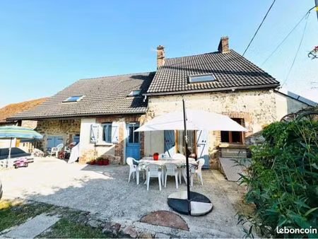 ancienne ferme  2 granges et une maison à vendre