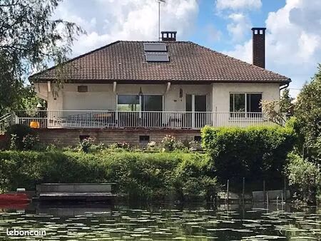 charmante maison de ville de 167m² 8 pièces avec sous sol total et grande terrasse à troye