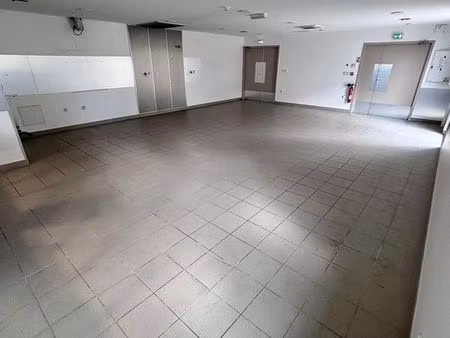 local professionnel de 83m2 à 103m2 / zone dynamique dans la gueiranne / disponible immédi