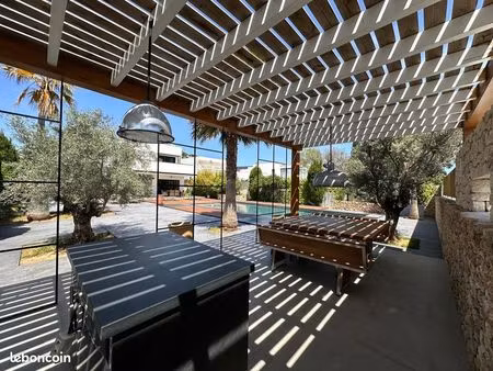 maison contemporaine 330m2 sur un terrain de 1100m2