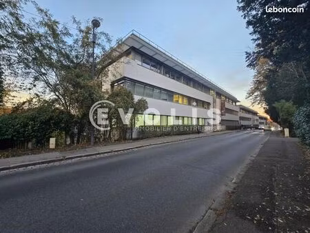 bureaux 212 m²