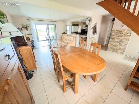 7 pièces - 142 m² - la salvetat st-gilles 31880
