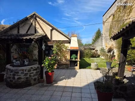belle maison bourgeoise 160m2  5 chambres avec jardin et dépendance