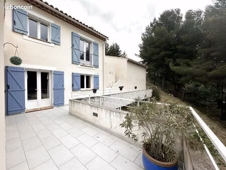 villa 8 pièces 155 m²