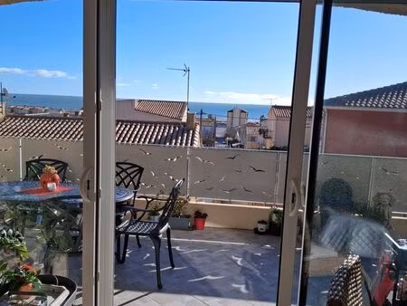 rare 130 m2. front de mer. garage. charges réduites