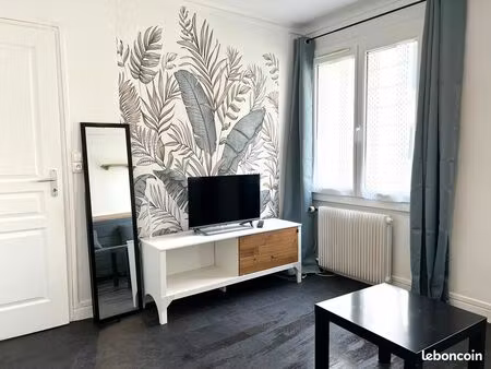 2 pièces meublé 25 m² • centre ville et gare à pied