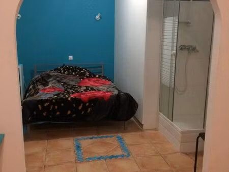 jolie chambre de 25m2 dans villa proche de toulon  location au mois ou plus