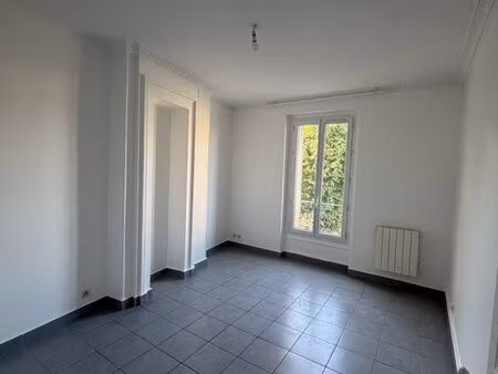 st denis centre ville 37m2