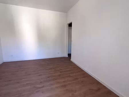studio 1 pièce 27 m²