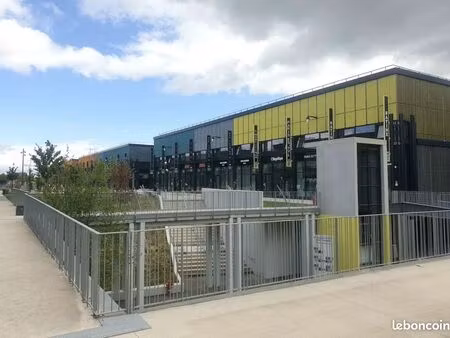 entrepôt 3007 m² tremblay en france