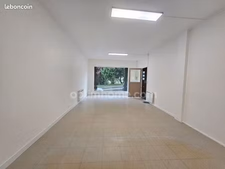 local commercial 48 m²