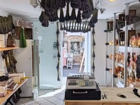boutique saisonnière emplacement n°1 – le castellet village