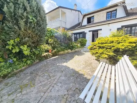 maison 5 pièces 153 m²