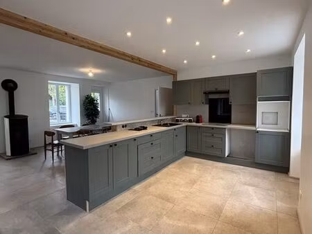 maison 5 pièces 204 m²