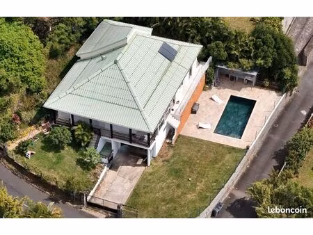 maison familiale avec piscine et fort potentiel