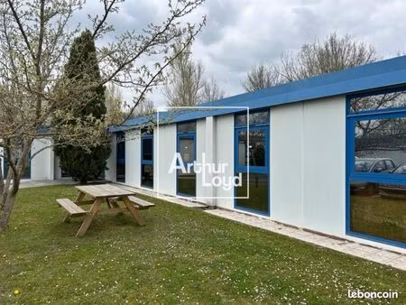 bureaux 192 m²