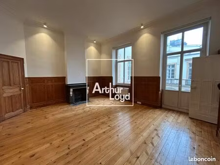 bureaux 709 m²