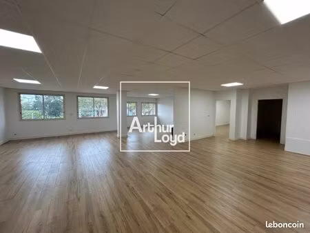 bureaux 210 m²
