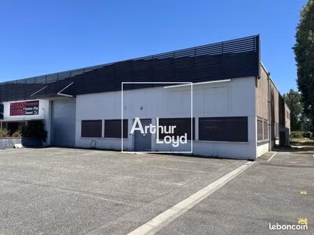 local d'activité 1 100 m²