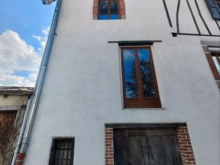 triplex à rénover – fort potentiel – centre maurs – toiture neuve