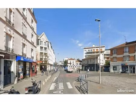 boutique 254 m² villemomble