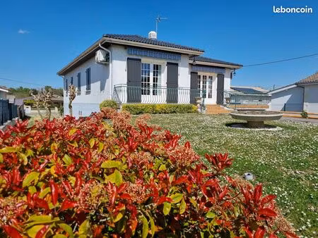 maison traditionnelle 116 m² habitables  237 m² au sol  en bon état général  4 chambres  g