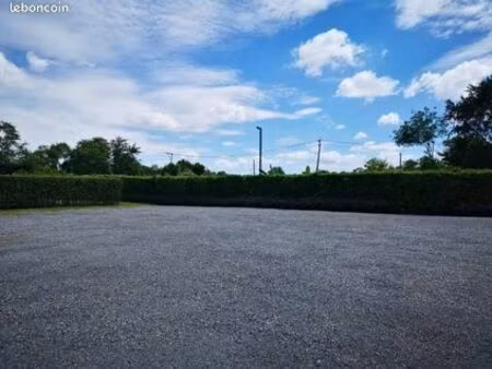 terrain à louer – 2000 m²